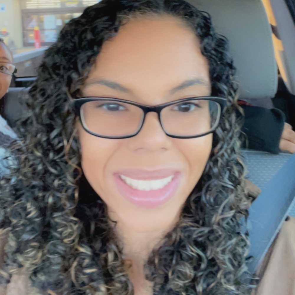 Meet your Posher, Simone